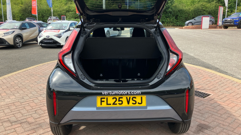 Toyota Aygo X 1.0 VVT-i Edge 5dr Petrol Hatchback